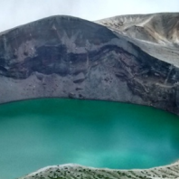 CHARLA:  De Japón a Canarias: una mirada dentro del volcán activo.